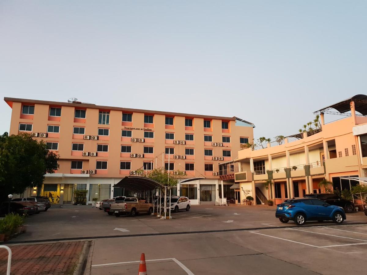K.S.Pavilion Hotel Nakhonratchasima Exterior photo